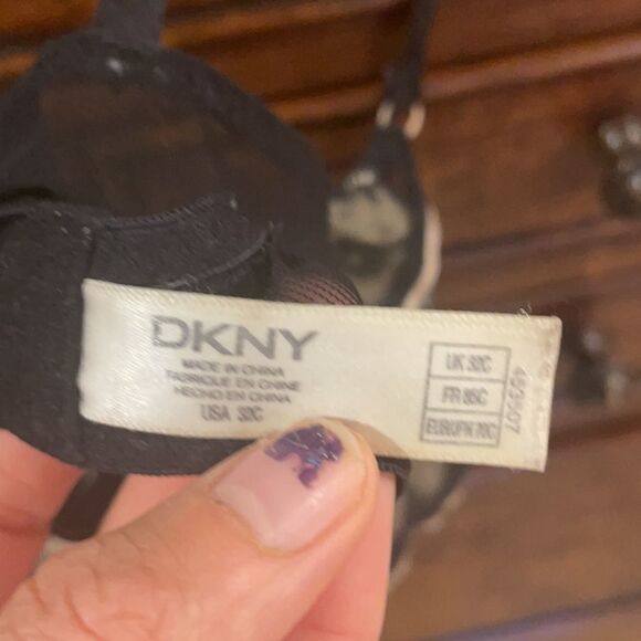 𝅺DKNY black and cream lace bra - Picture 9 of 12